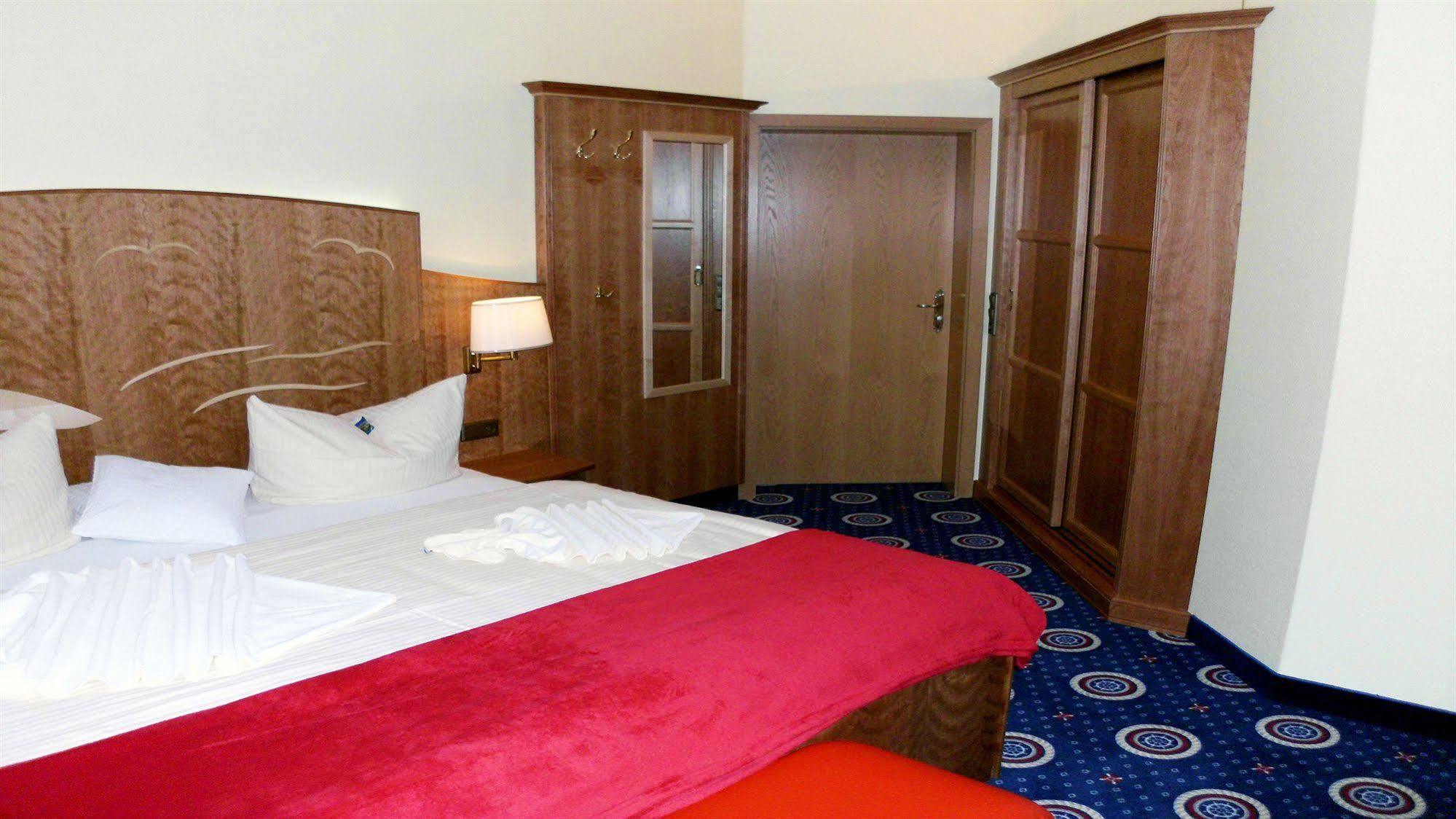 เดาท์เชฟลักเกโฮเต็ล Hotel บินซ์ ภายนอก รูปภาพ
