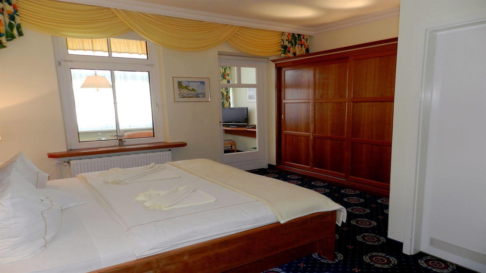 เดาท์เชฟลักเกโฮเต็ล Hotel บินซ์ ภายนอก รูปภาพ